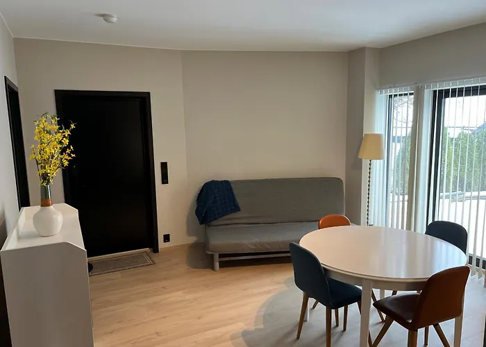 New & Modern In A Quiet Area With Free Parking 아파트 *