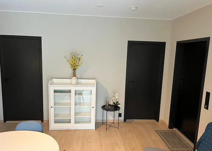 New & Modern In A Quiet Area With Free Parking Apartment