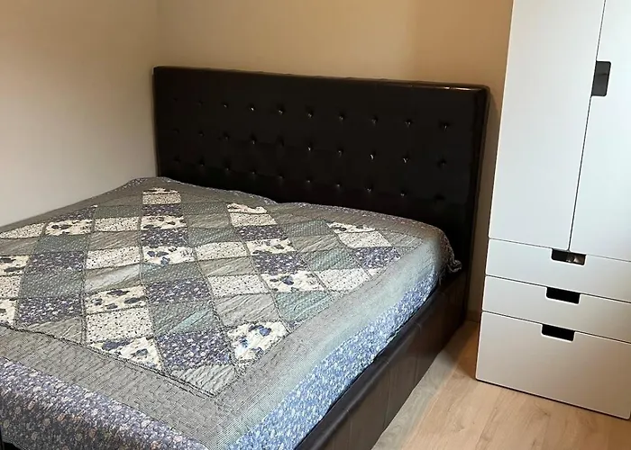 New & Modern In A Quiet Area With Free Parking Apartment *
